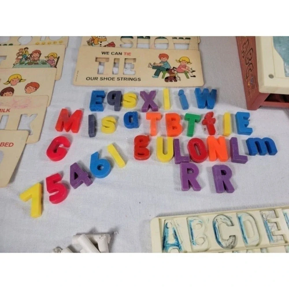 Vtg 1972 Fisher Price School Days Play Desk Magnetic Letters Cards Numbers Chalk
